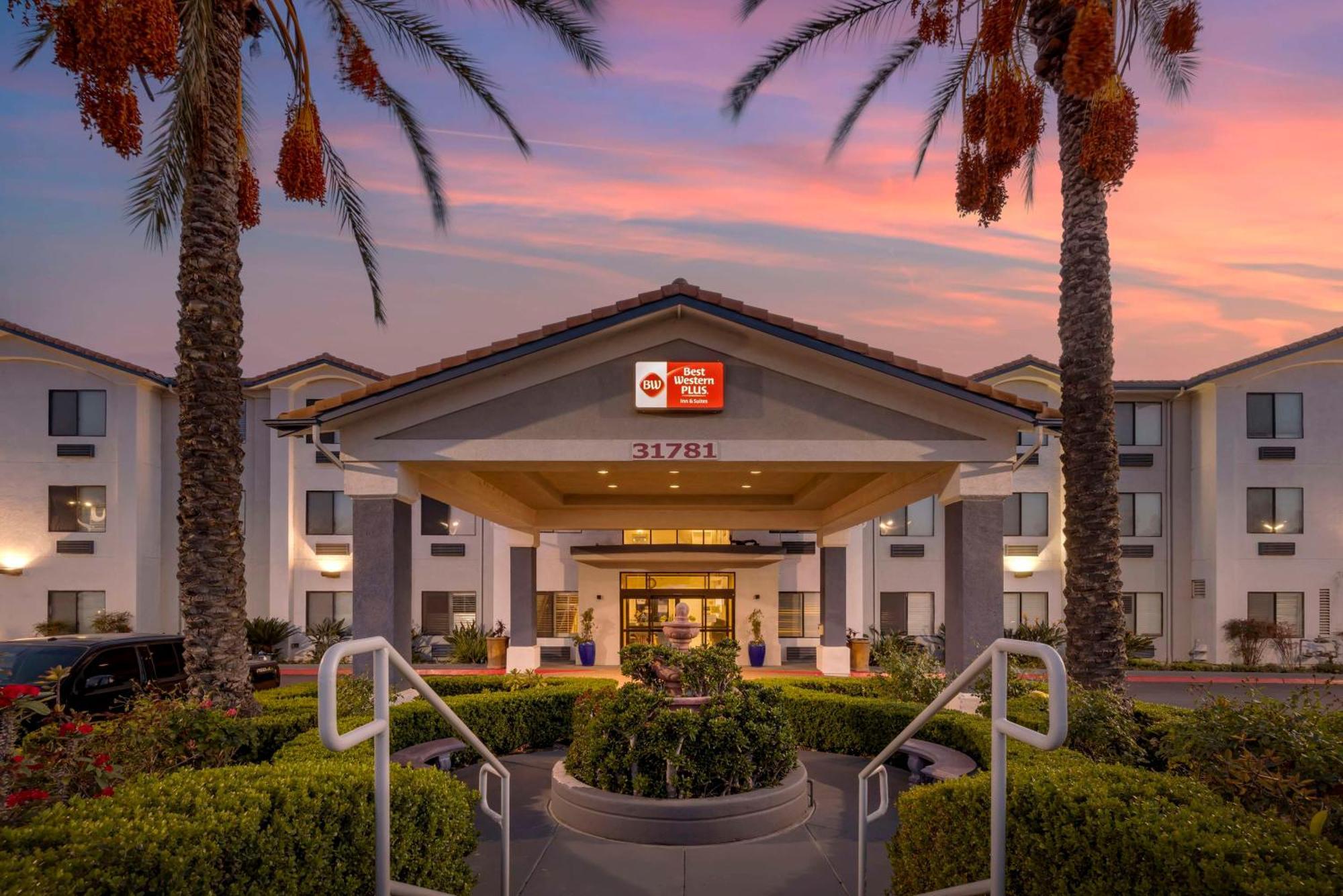 Best Western Plus Lake Elsinore Inn & Suites Exteriör bild