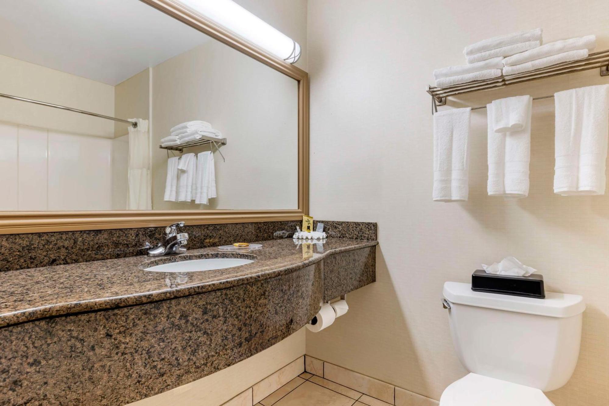 Best Western Plus Lake Elsinore Inn & Suites Exteriör bild