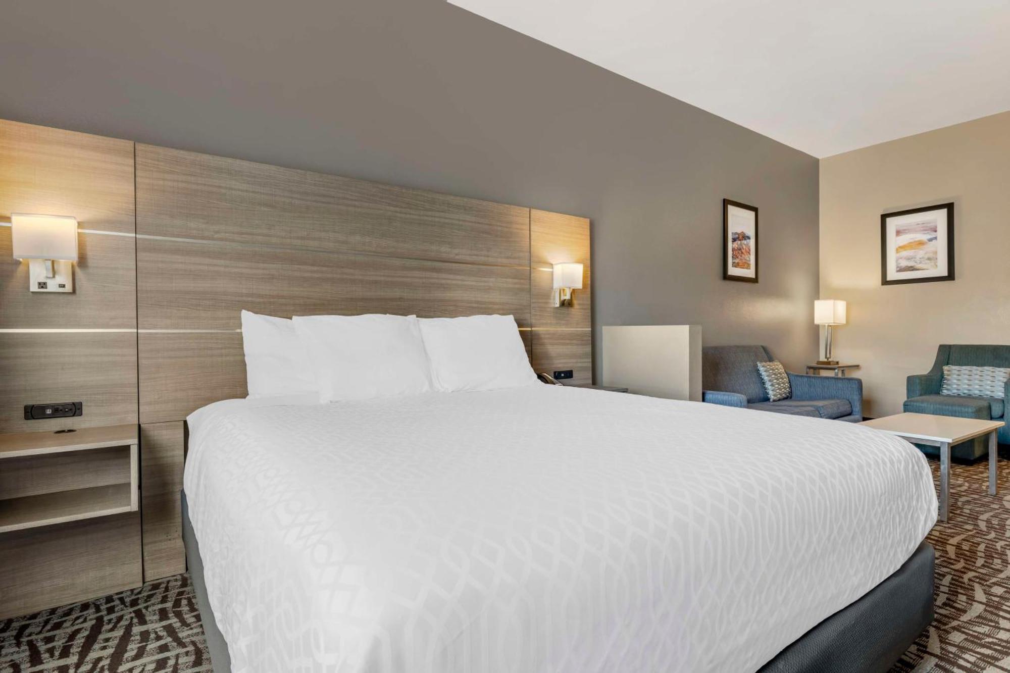 Best Western Plus Lake Elsinore Inn & Suites Exteriör bild