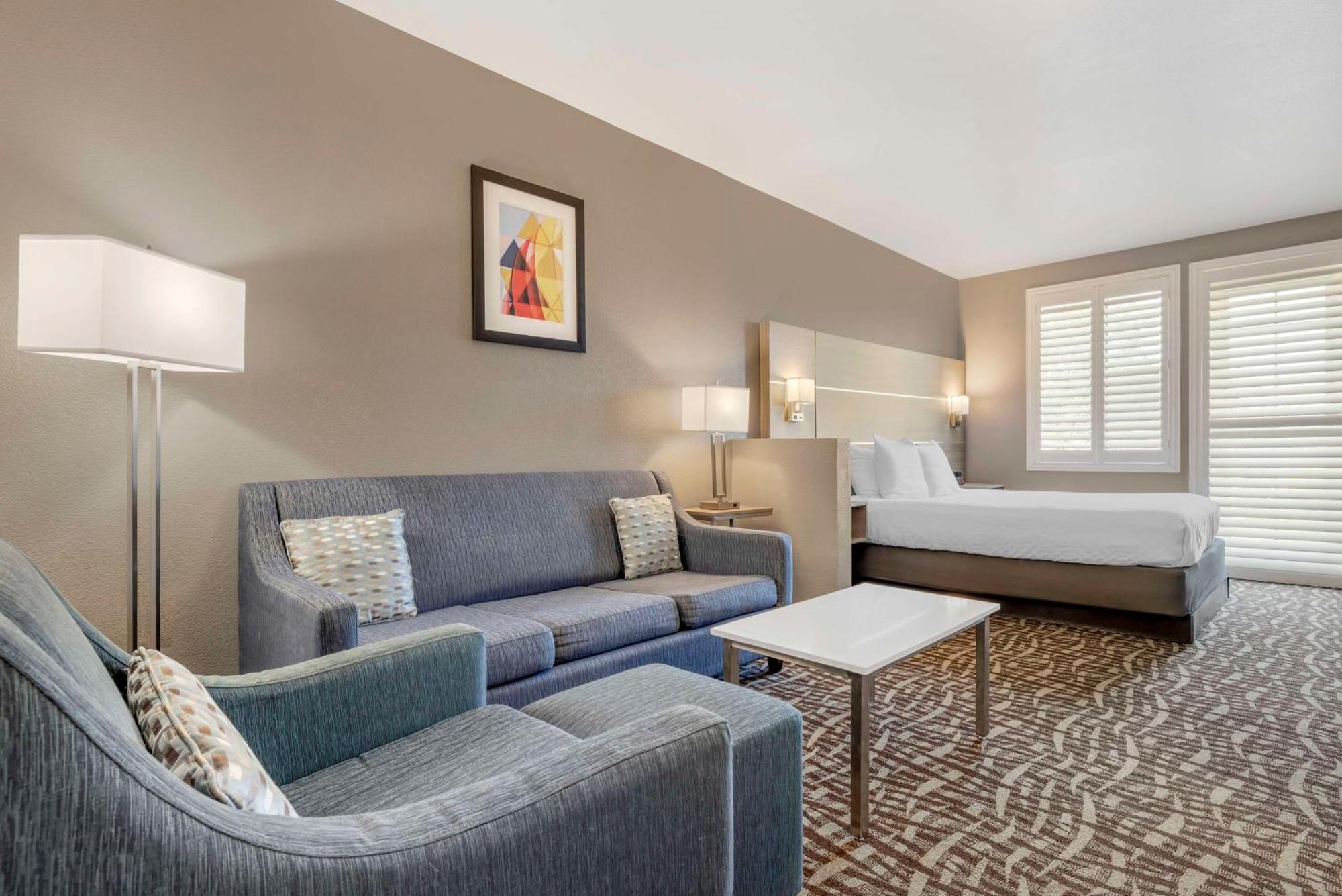 Best Western Plus Lake Elsinore Inn & Suites Exteriör bild