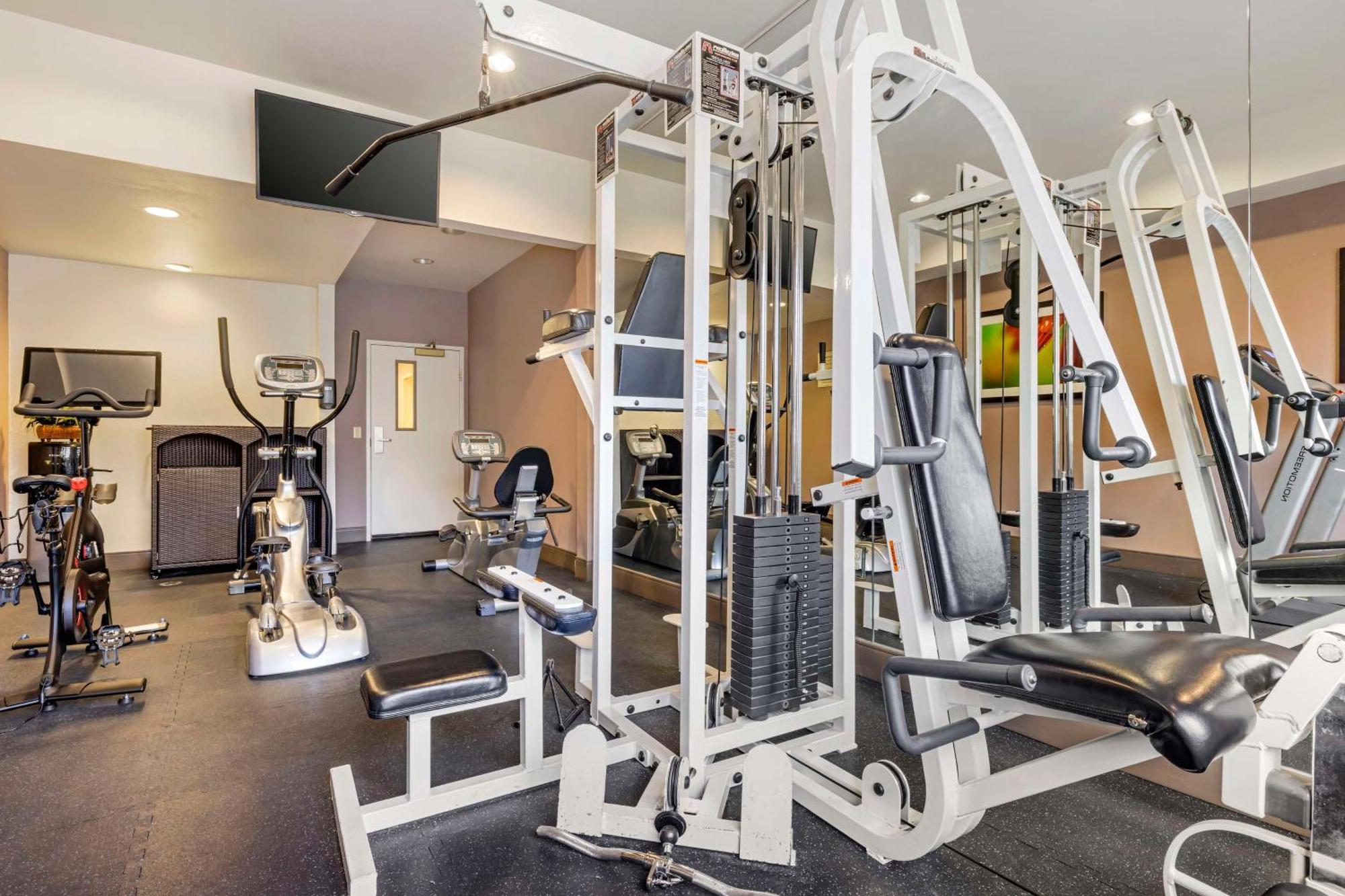 Best Western Plus Lake Elsinore Inn & Suites Exteriör bild