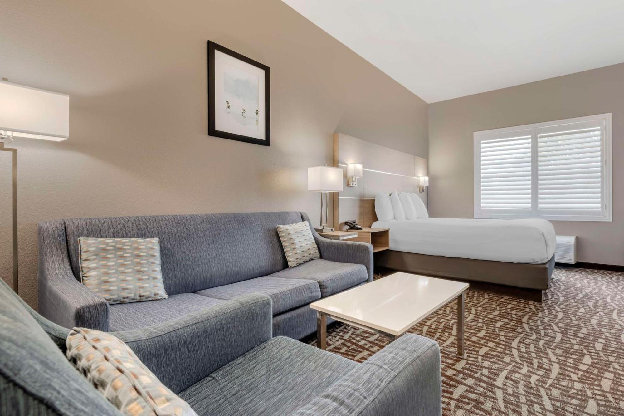 Best Western Plus Lake Elsinore Inn & Suites Exteriör bild