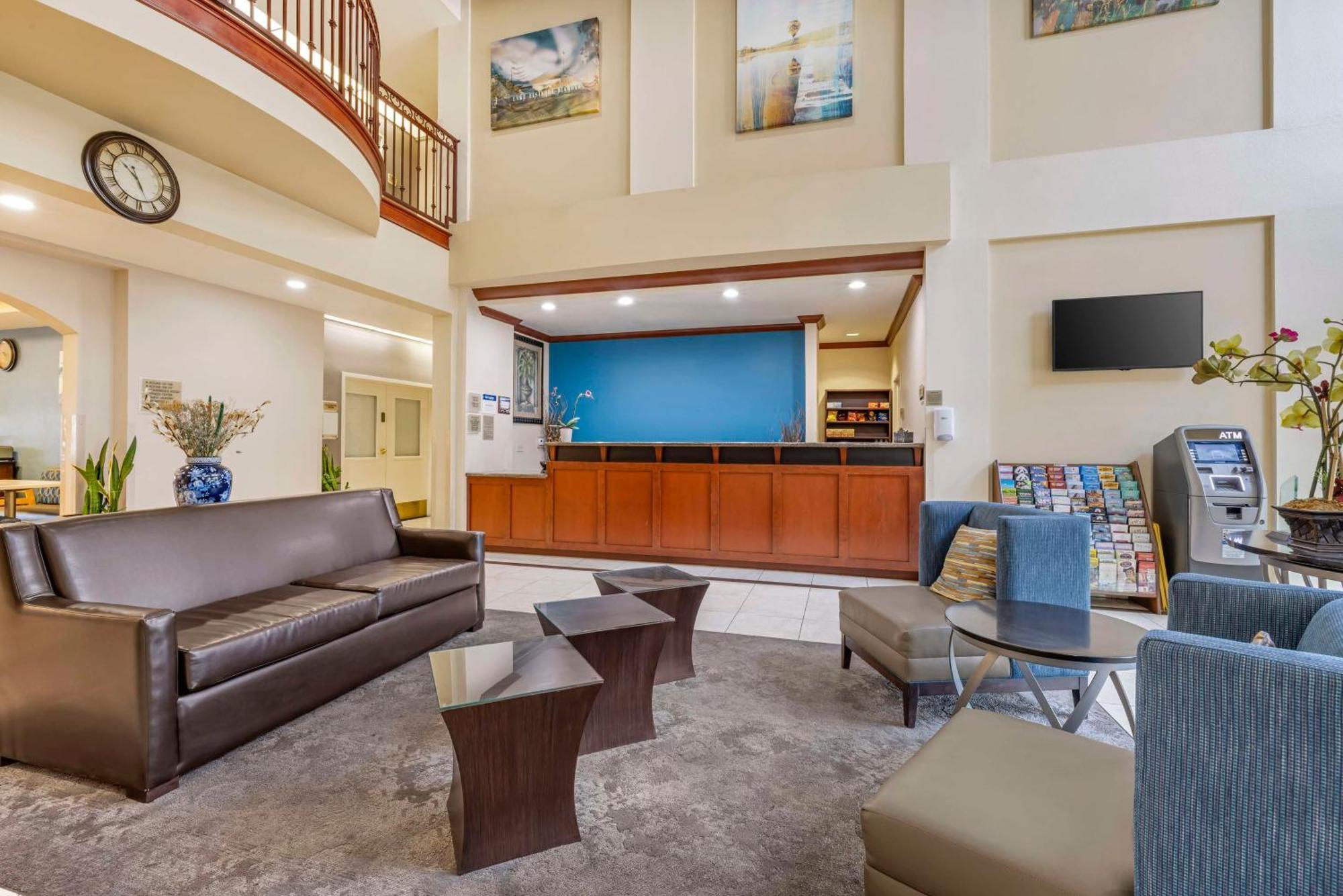 Best Western Plus Lake Elsinore Inn & Suites Exteriör bild