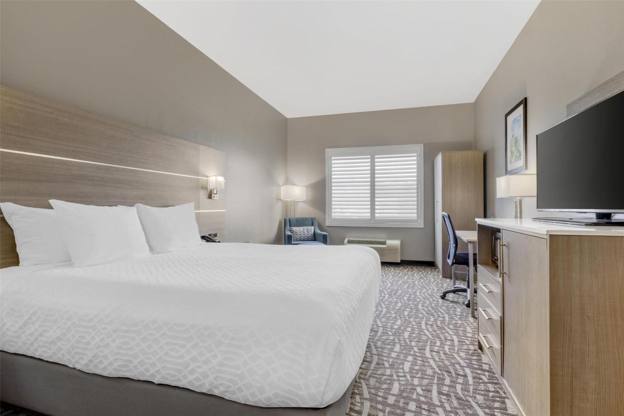 Best Western Plus Lake Elsinore Inn & Suites Exteriör bild