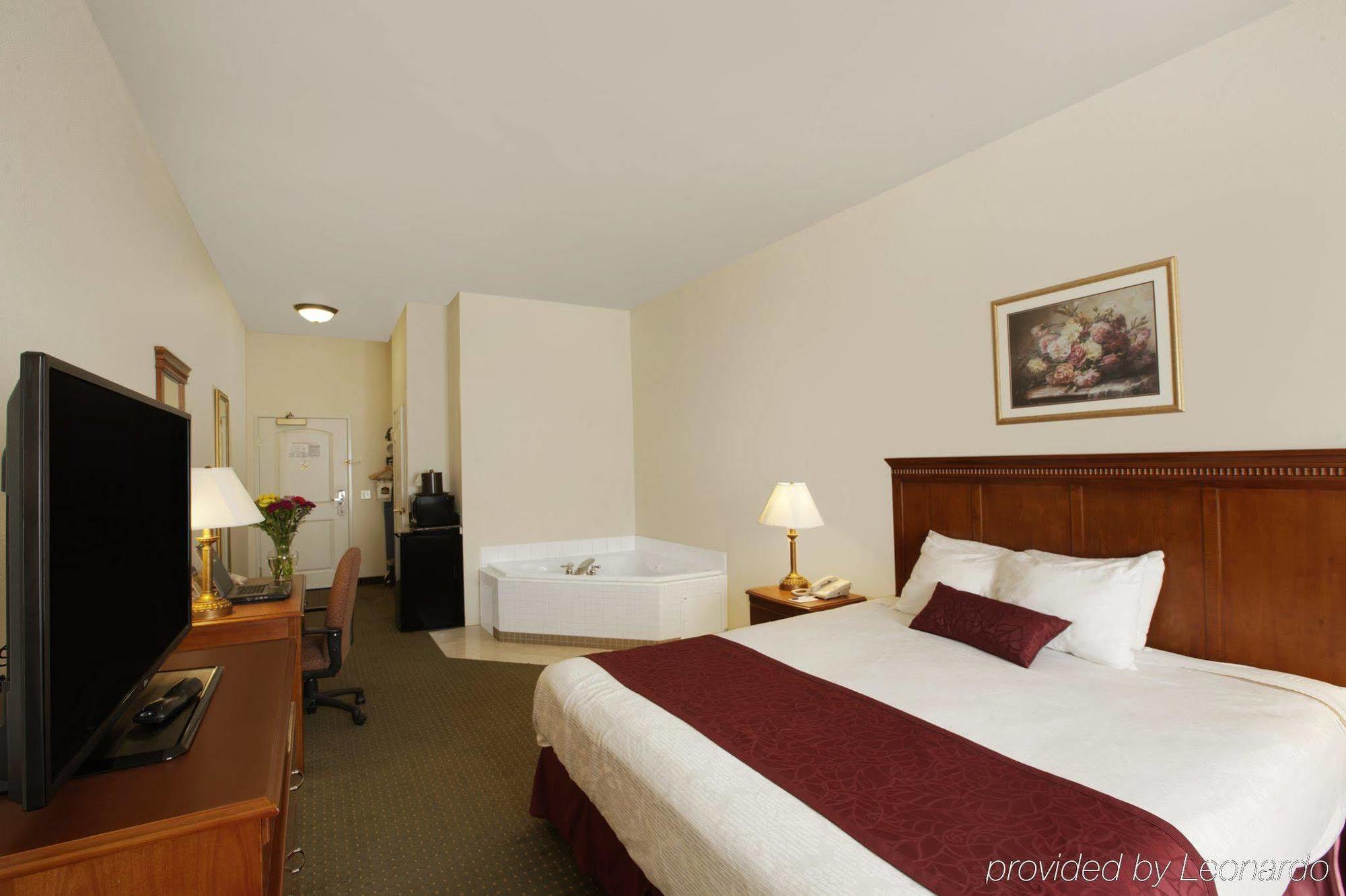 Best Western Plus Lake Elsinore Inn & Suites Exteriör bild